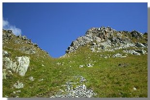 Il passo dei Lupi, visto dal versante della val di Tartano. Foto di M. Dei Cas