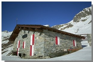 Il bivacco Primalpia. Foto di M. Dei Cas