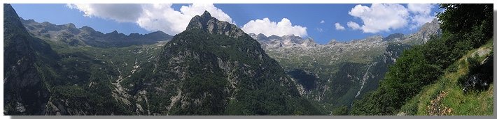 Le valli Merdarola e Ligoncio viste dal Brasco. Foto di M. Dei Cas. 