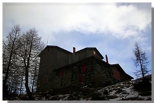 Il rifugio Bosio. Foto di M. Dei Cas
