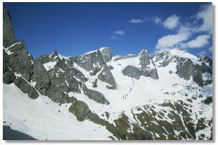 La cima di Castello ed i pizzi Torrone visti dal passo dell'Averta (foto M.Dei Cas)
