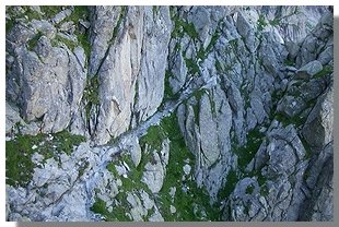 Discesa dal passo Qualido (foto M.Dei Cas)