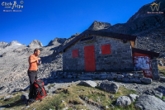 Il bivacco Kima in val Cameraccio (foto R. Ganassa)