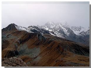 I Corni Bruciati visti dalla cima del Sasso Bianco. Foto M. Dei Cas