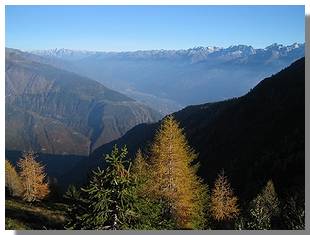 Le Orobie viste dal sentiero Valdone-alpe Canale. Foto M. Dei Cas