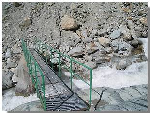 Il ponte sullo Scerscen. Foto di M. Dei Cas