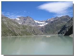 Il panorama verso nord dalla diga di Gera. Foto di M. Dei Cas