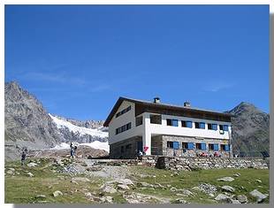 Il rifugio Bignami. Foto di M. Dei Cas