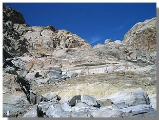 La salita verso il passo Marinelli orientale. Foto di M. Dei Cas