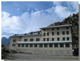 Il rifugio Marinelli. Foto di M. Dei Cas