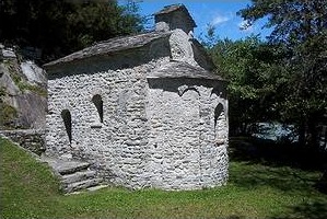Il tempietto di San Fedelino. Foto di M. Dei Cas