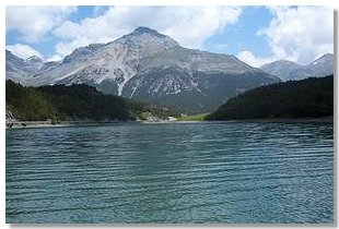 Il laghetto delle Scale ed il monte Pettini. Foto di M.Dei Cas