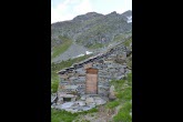 Il bivacco Montirolo all'alpe Montirolo Superiore (foto Beno) Il bivacco Montirolo all'alpe Montirolo Superiore (foto Beno)