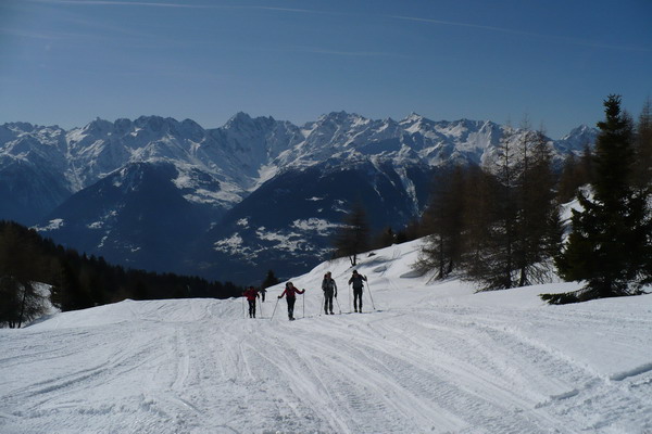Scialpinisti verso la Corna Mara (foto R. Ganassa)